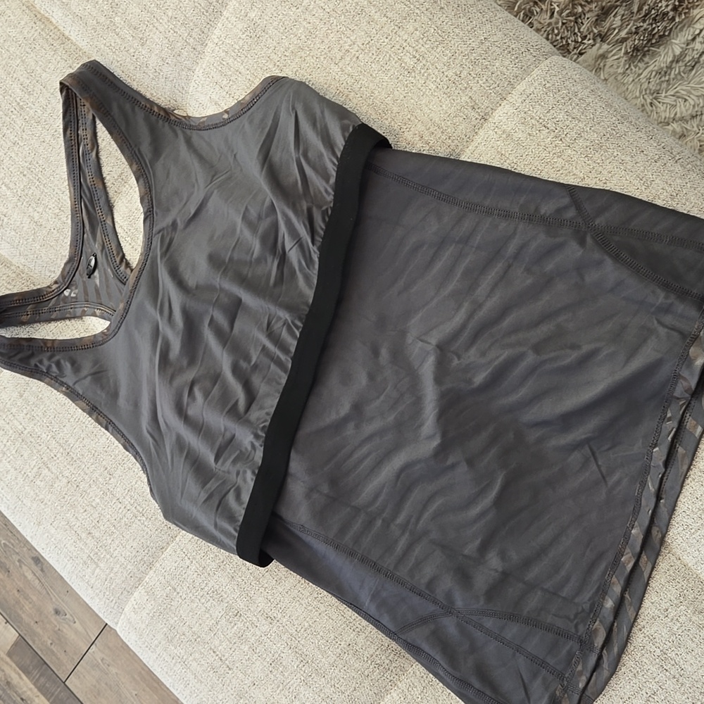 NWT Tahari Activewear Tanktops (2) - Picture 7 of 12
